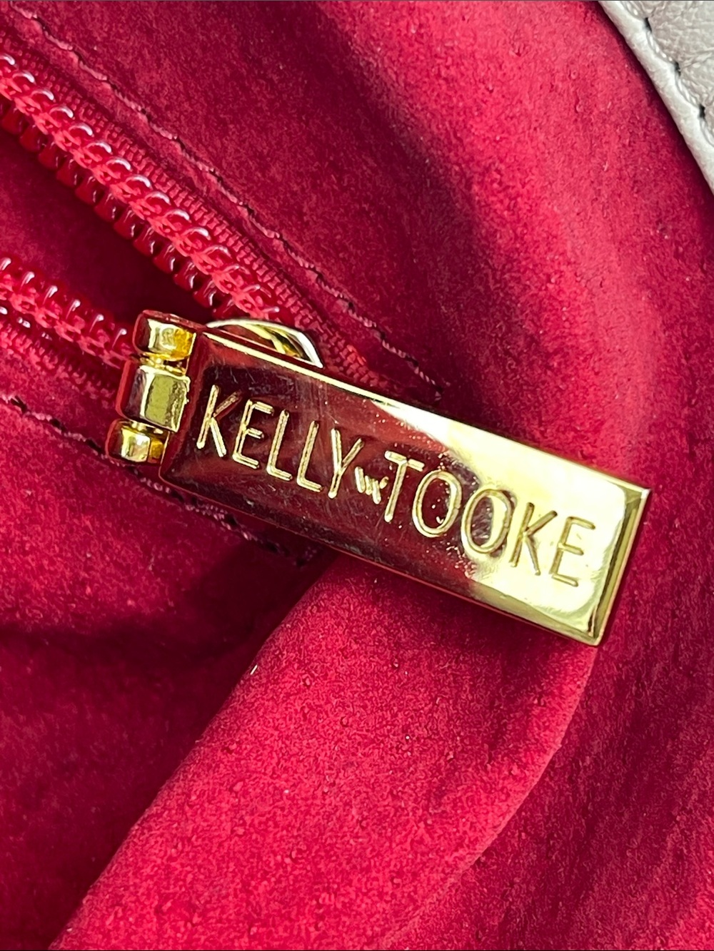 KELLY TOOKE Beige Leather Shoulder Bag with Red Suede Interior QUILTED STITCHING - Picture 9 of 12
